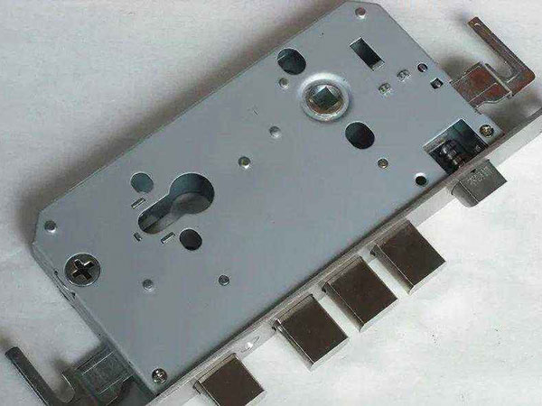 乌尔禾24小时上门开锁公司